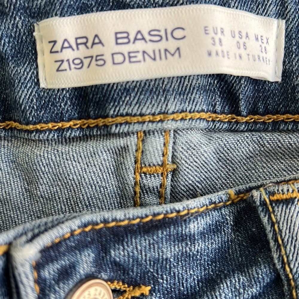 Zara Medium Wash Skinny Jeans Raw Step Hem - Picture 4 of 9